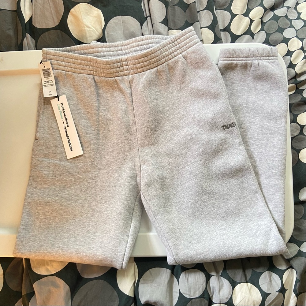 Aritzia TNA Cozy Fleece Sweatpants
